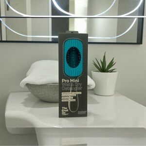 CONAIR The Knot Dr. Pro Mini Wet & Dry Detangler Brush